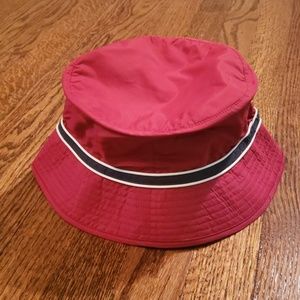 GAP hat red